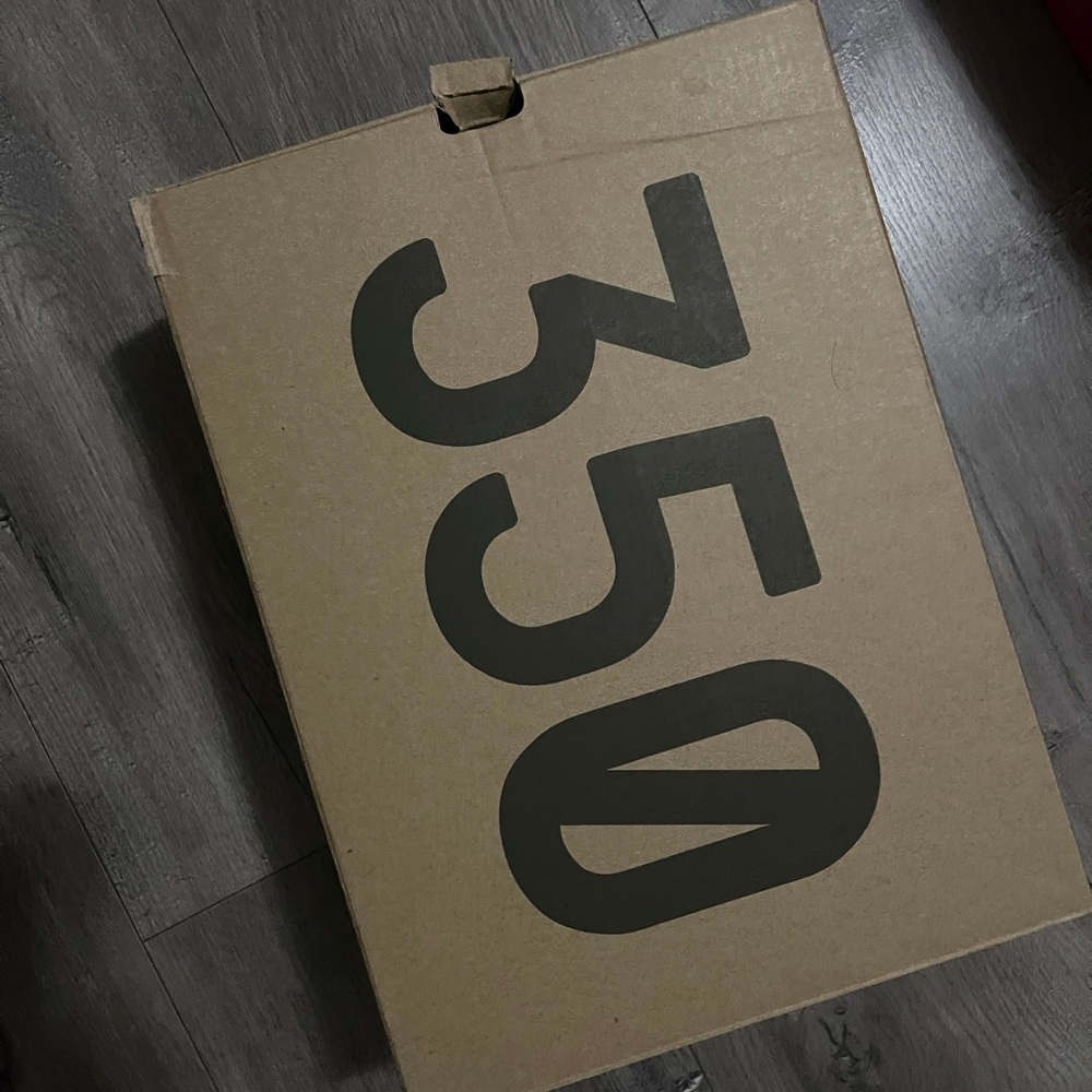 Yeezy 350 Size 7 Worn Twice In House Only